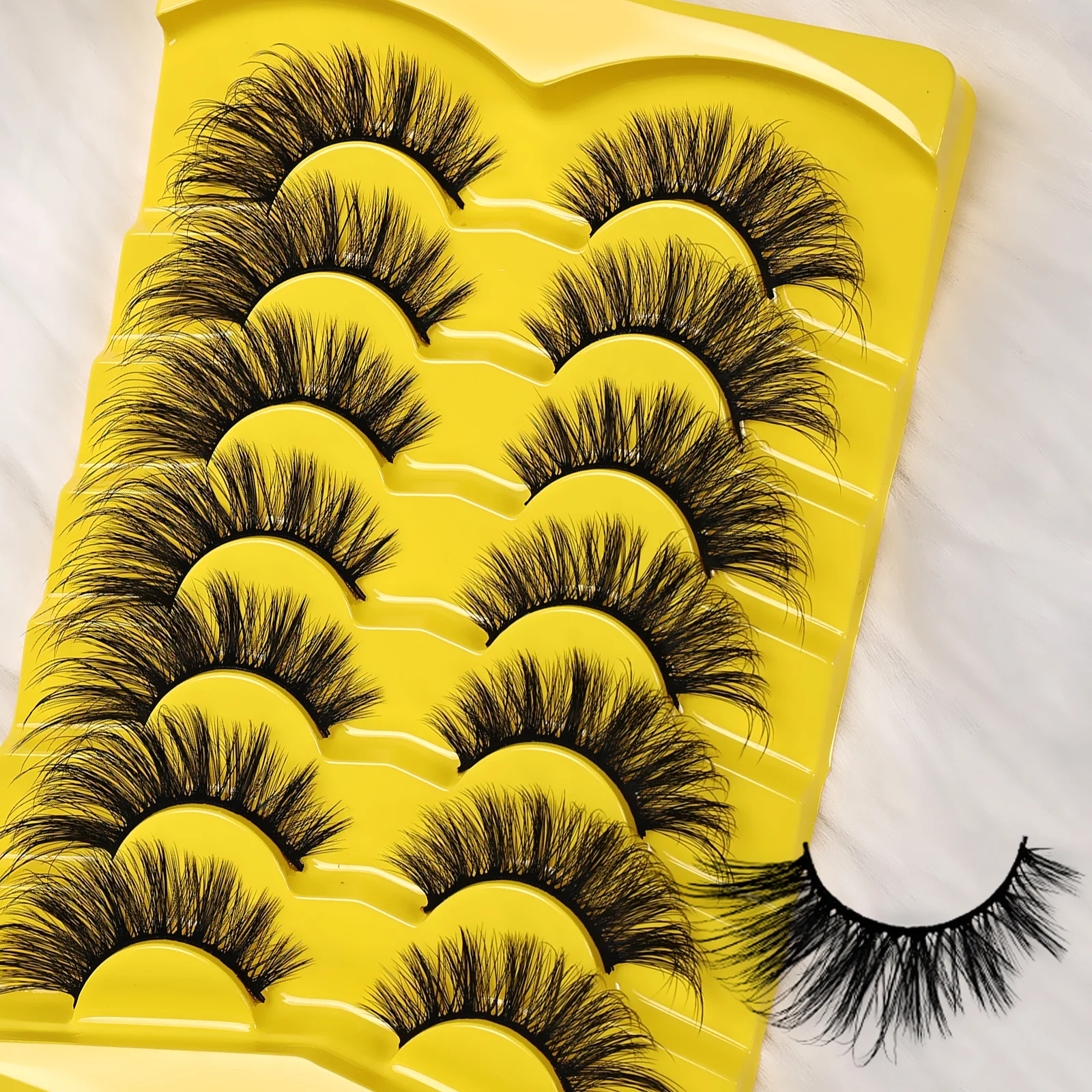 7 Pairs Cat Eye 3D False Eyelashes, Soft Natural Cross Lashes Reusable Lightweight Easy to Apply for Daily/Wedding/Party Eyelash