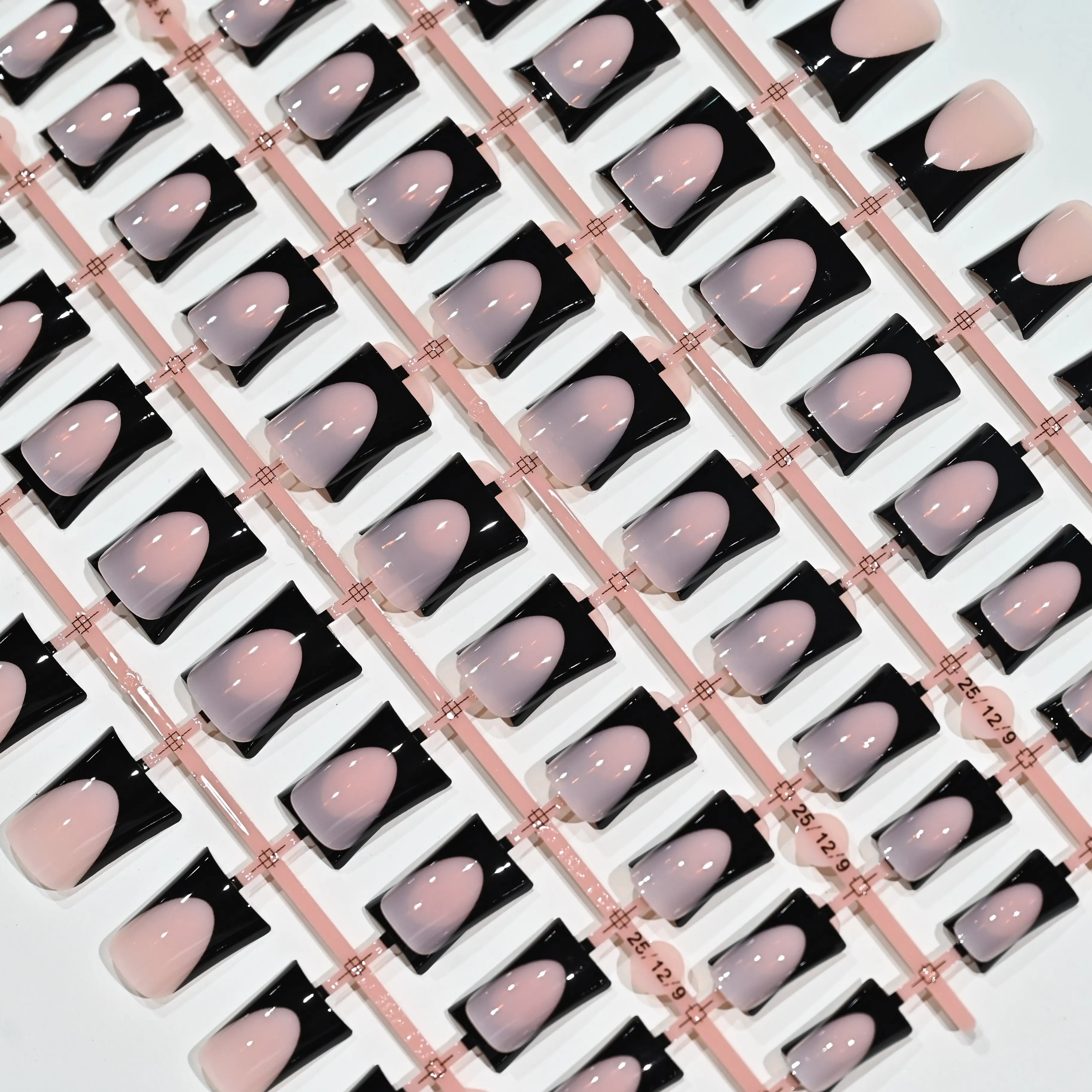120Pcs Black French Duck Bill Fake Nails Y2K Duck-Flare Shaped Press On Nail Short Square Pre Finished Wearable False Fingertips