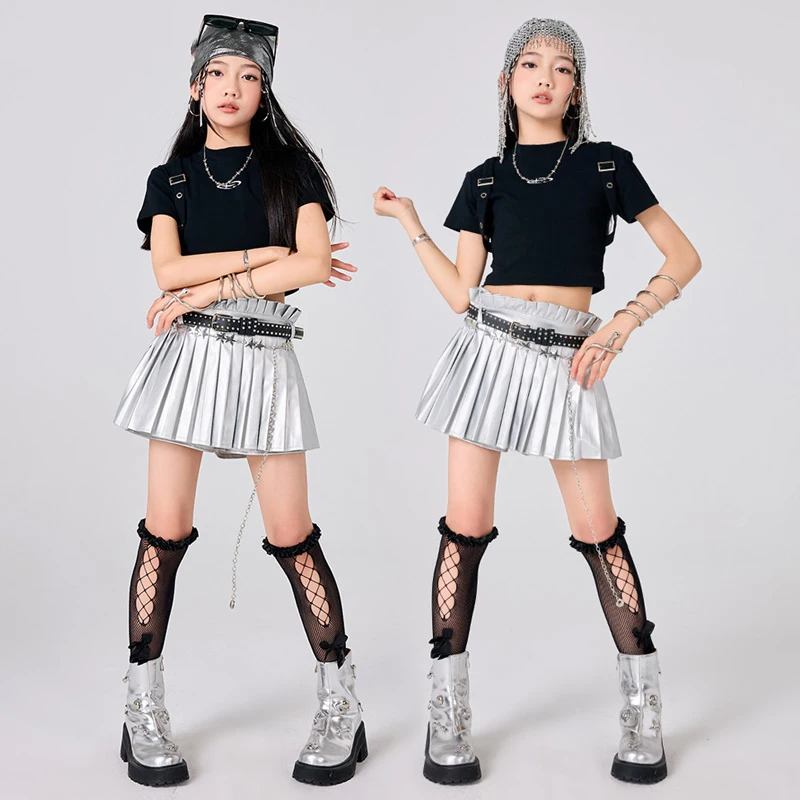 

2025 Children'S Day Jazz Dance Costumes For Girls Group Black Crop Tops Sliver Pleated Skirt Suit Hip Hop Dance Wear DQS18983