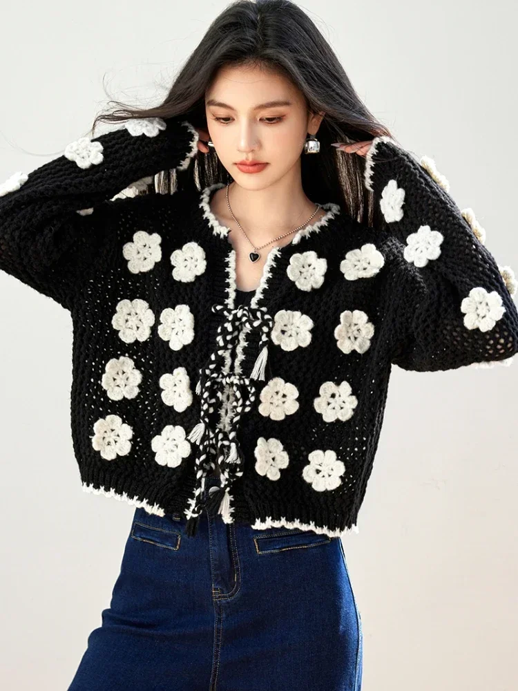 French Vintage 3D Flower Crocheted Knitted Cardigan Women\'s Black White New Round Neck Lace-up Sweet Long-sleeved Sweater Female