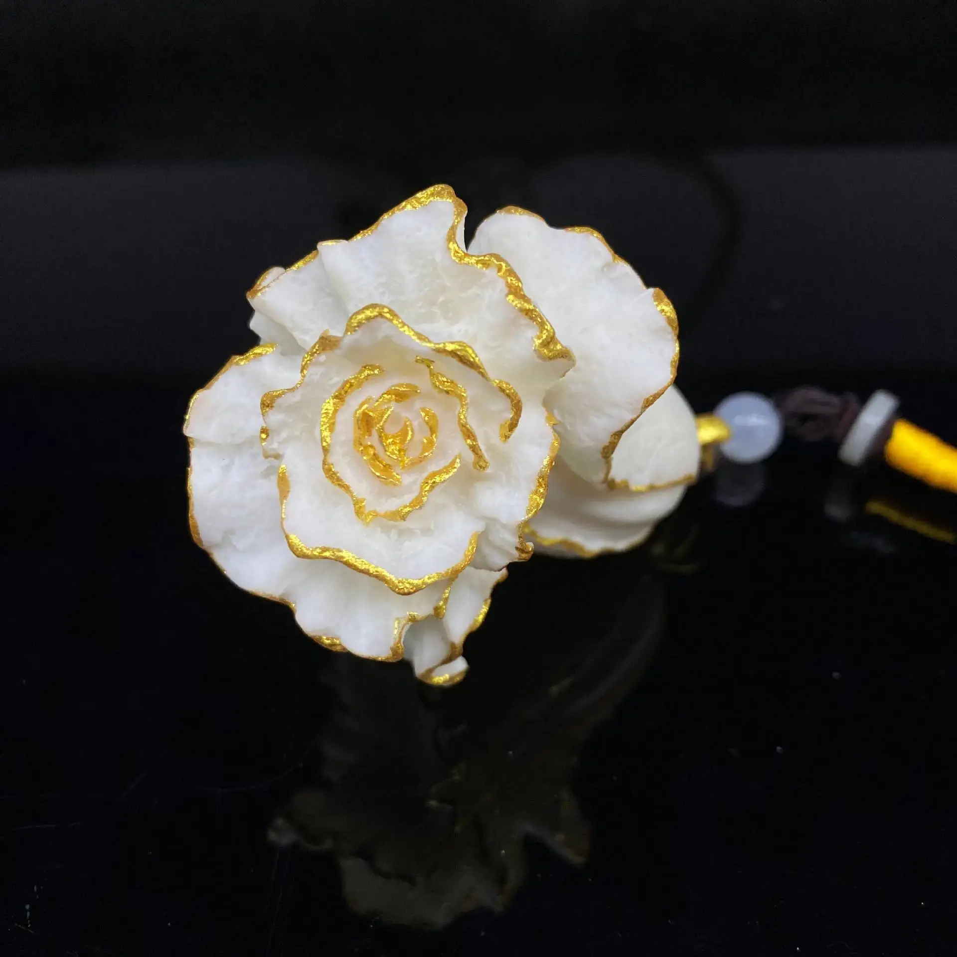 Ivory Nut Carved Gilded Cabbage Wealth Fortune Hand Piece DIY Desktop Car Interior Decor Craft Ornament