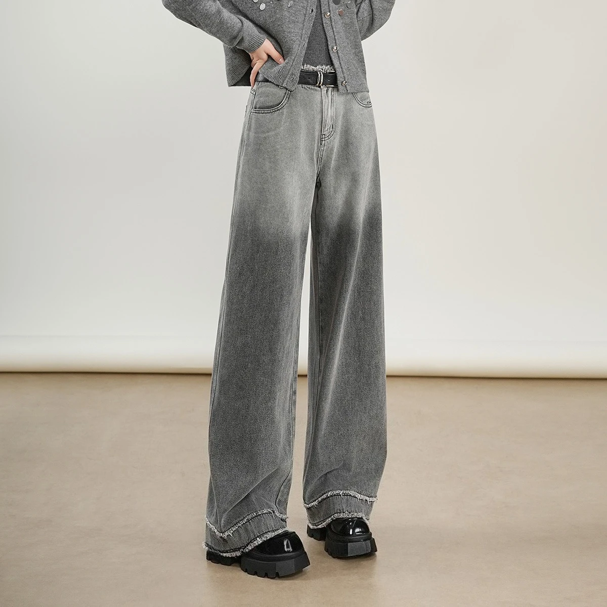 LOUIS YAO Women's Denim Pants 2025 Autumn Jeans High-Waisted Frayed Hem Design Long-Length Gradient Straight Leg Pants