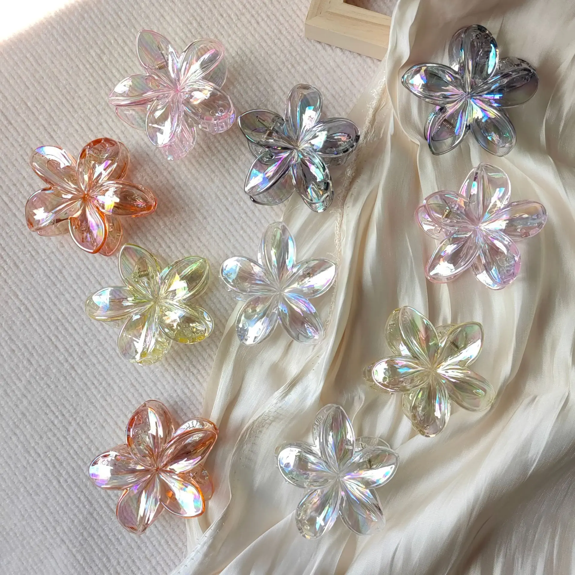 Transparent Colorful Flower Hair Clip for Women Gradient Color Hair Claws Clips Trendy Hairpin Korean Hair Accessories Headwear