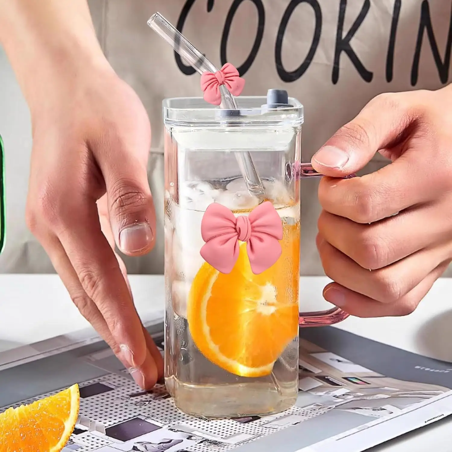 أكواب زجاجية مربعة 13 أونصة مع أغطية وقش، كوب زجاجي مقاوم للحرارة مع مقبض وعقدة على شكل فيونكة كؤوس شفافة للشرب لـ W