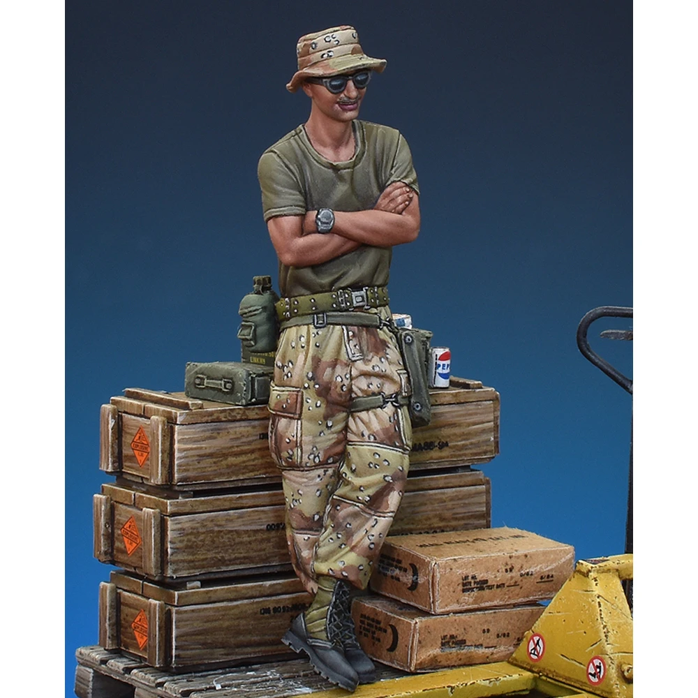 1/35 US Army Driver at rest Gulf War 1991, Resin Model figure soldier, Military themes, Unassembled and unpainted kit