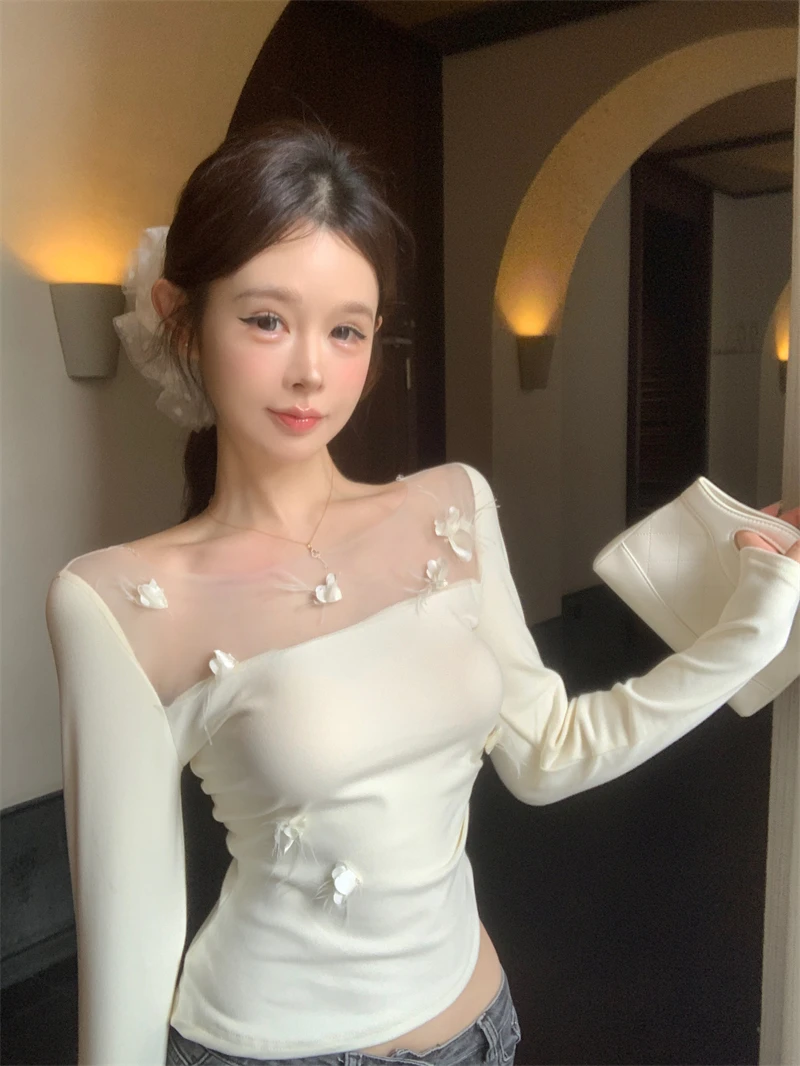 

2025 Autumn Winter Long Sleeve Bottoming Shirt Korean Fashion Patchwork Flower Mesh Velvet Tops Slim Women T Shirt