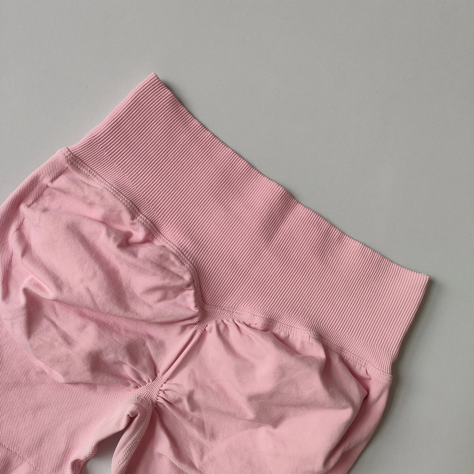 Hochgeschnittene Nahtlose Fitness-Shorts mit Drei-Punkt-Pfirsich-Po-Lifting-Effekt, Schnelltrocknend, Eng Anliegend, für Yoga und Pilates – Detail 17