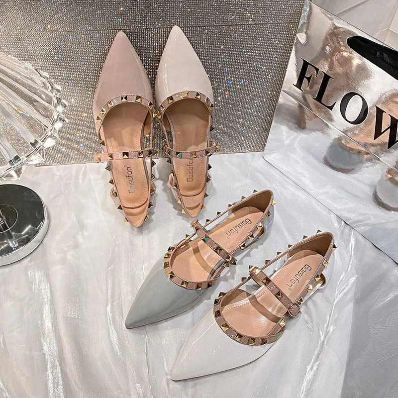 Image of Neue Damenschuhe Mode Nieten-Sandalen Sommer Mädchen Ausgehöhlte Freizeitschuhe Damen Casual Flache Schuhe
