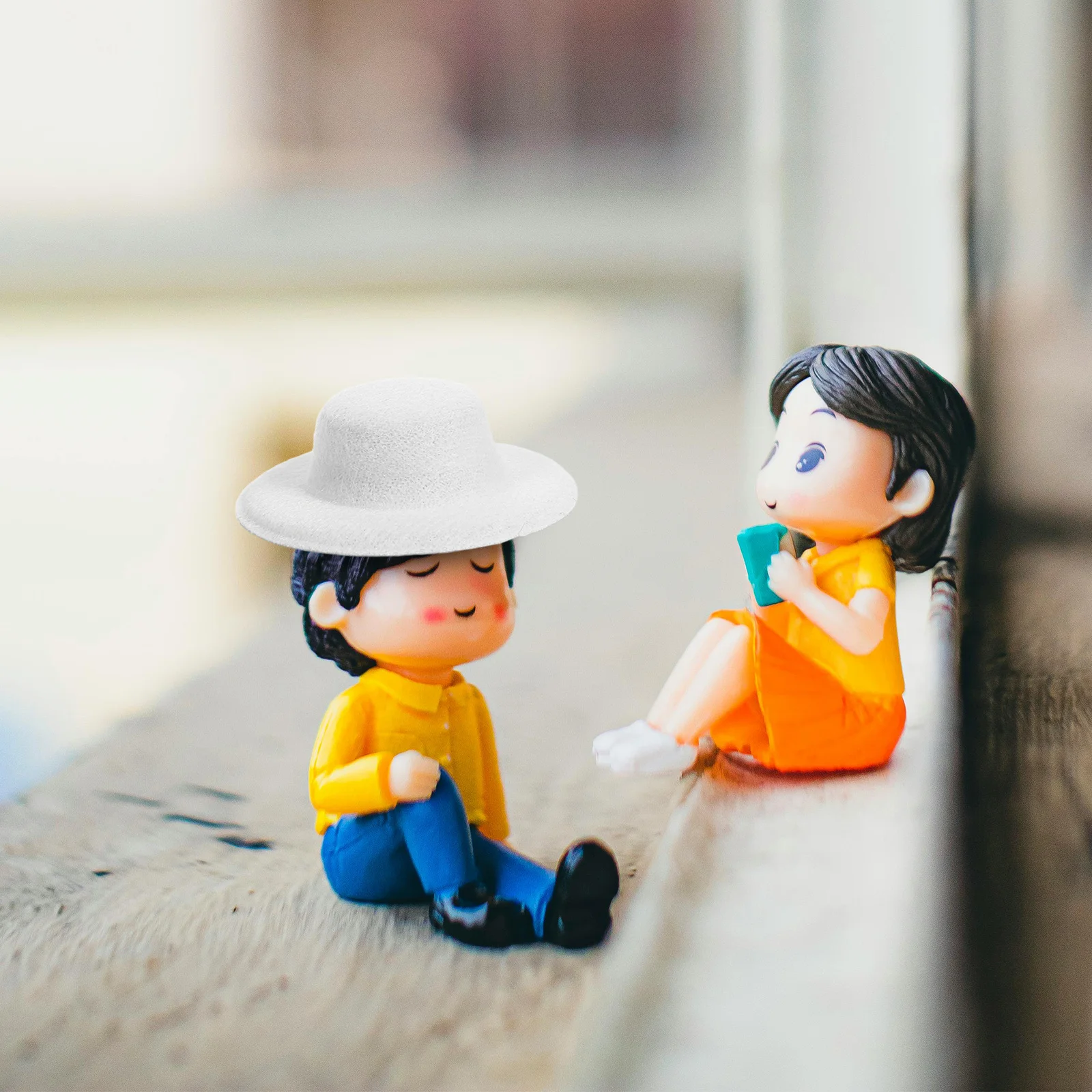 

20Pcs Mini Hats Top Hats for Crafts DIY Projects Party Decorations Christmas Accessories Tiny Caps Soft Felt for Creative Uses