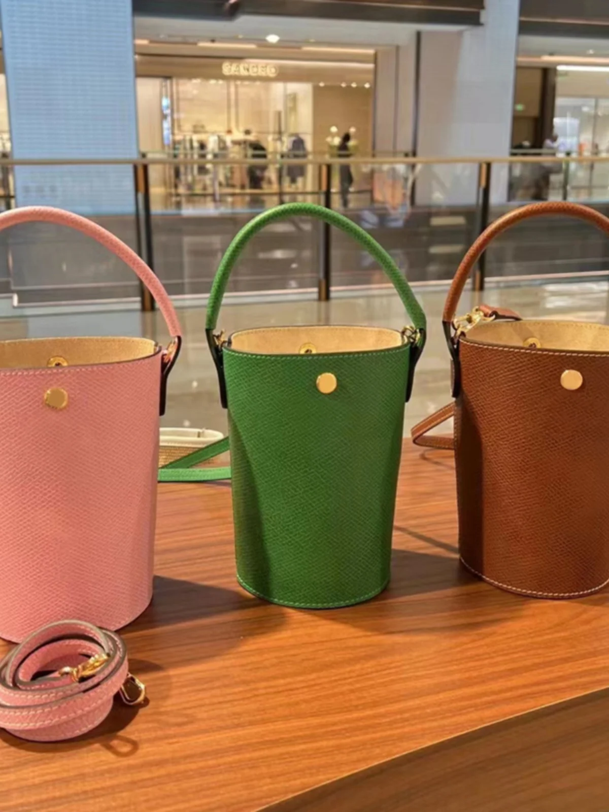 

New 2025 Women's Handbag Luy Buet Leather Handbag Calfskin Crossbody oulder Bag Faionable Sensation