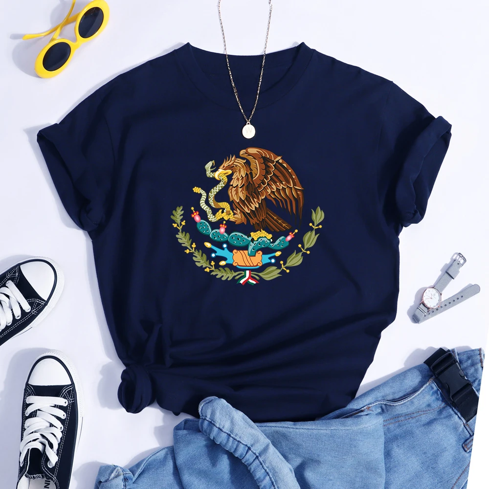 2024 New Mexico A Divine Eagle Holding A Snake in Its Beak Print Female Tshirt Breathable O-Neck Tees Casual Cotton Top Clothes