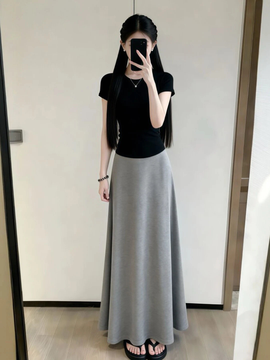 

Стильный летний комплект в корейском стиле: топ и юбка-миди, удобная дышащая футболка с коротким рукавом и круглым вырезом