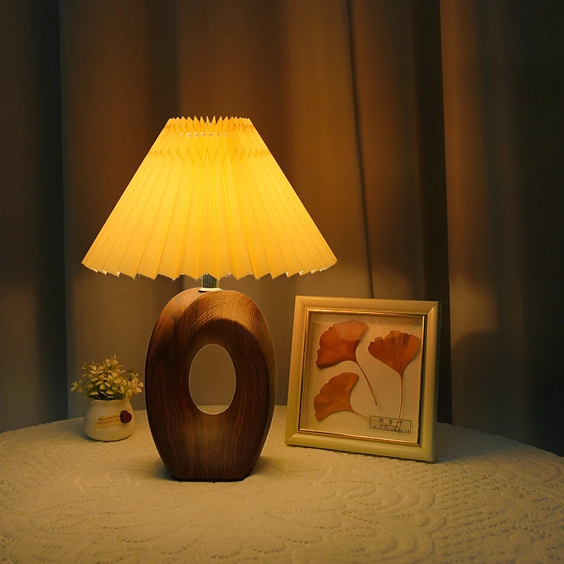 European Style Bedroom Bedside Lamp Table Lamp with Ceramic Base