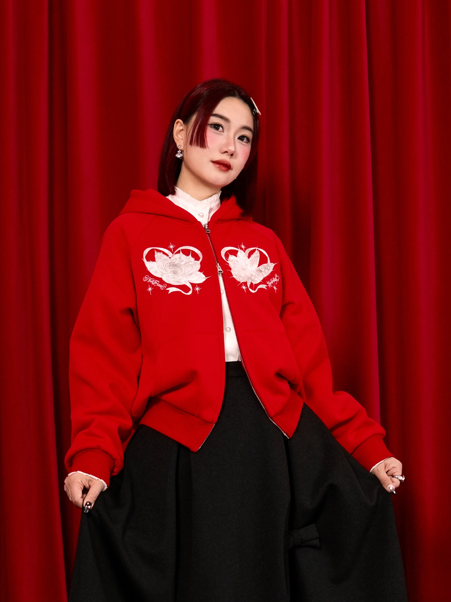 

New Year Red Heavy Embroidery Gold And Silver Thread Hamam Jacket Hoodie Fleece Lined Long Sleeve Cartoon Design Women's Swea...