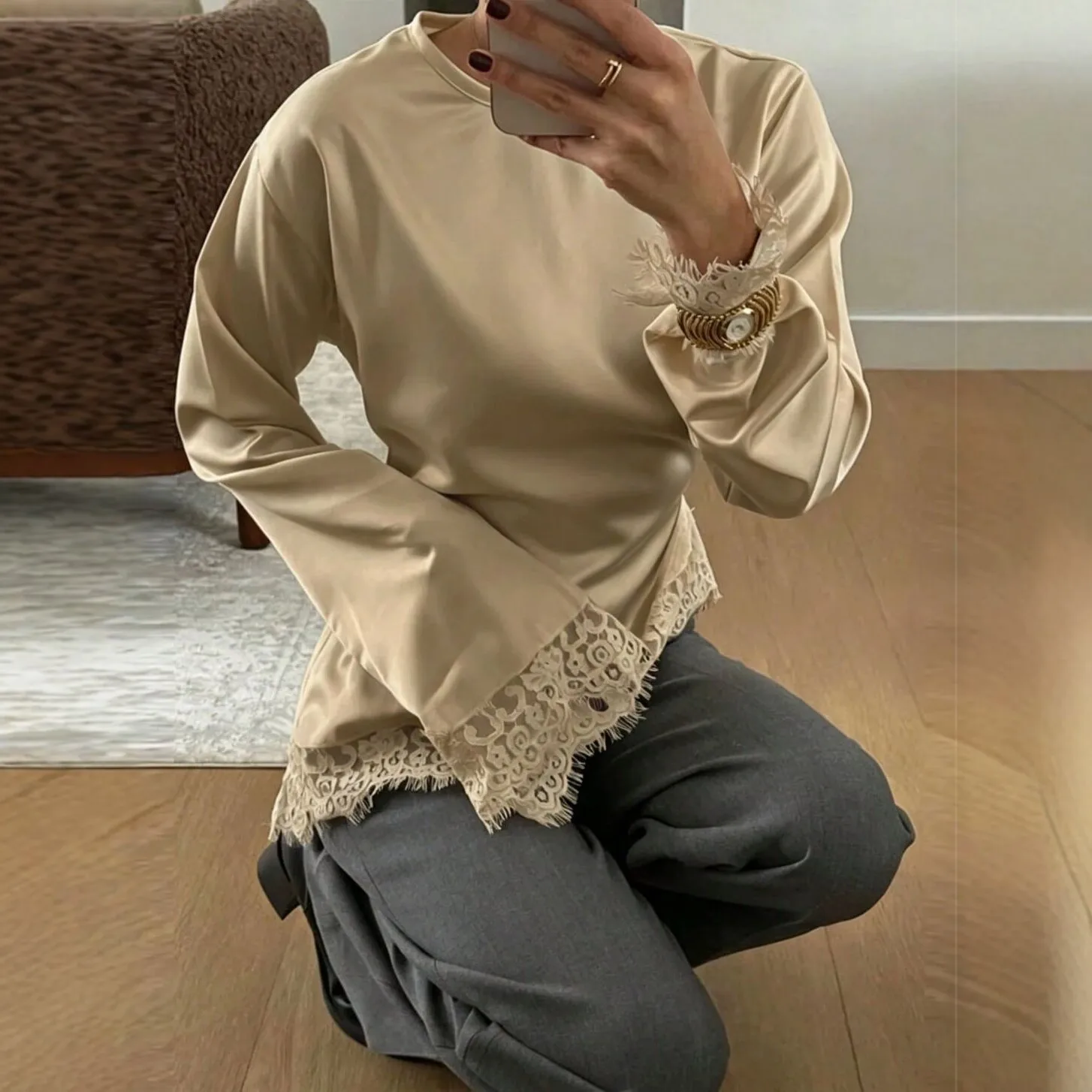 Ins-style Lace-trimmed Satine Long-sleeve T-shirt For Women, Offering A Gentle And Sophisticated Look, Perfect. As A Base Layer