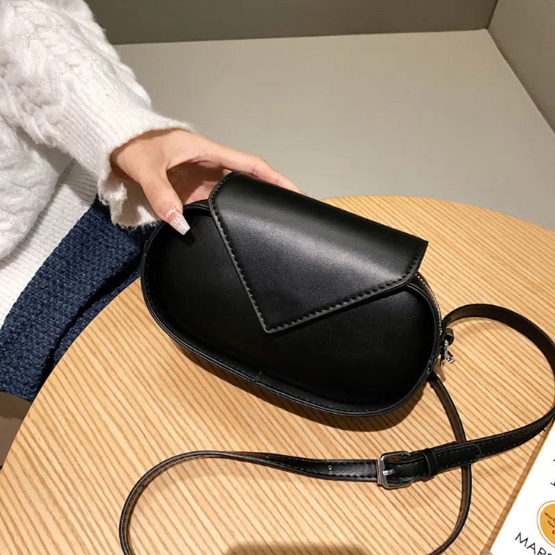 Korean Version Retro Small Square Bag Fashion Triangle Design Single Shoulder Bag Autumn Winter New Pop Texture Crossbody Pack