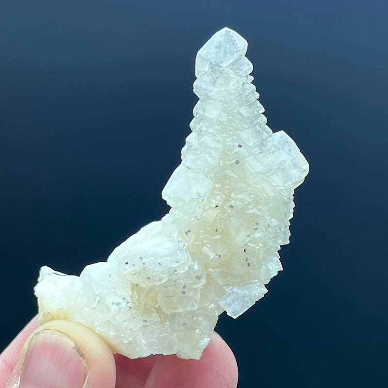 100% natural tower-shaped calcite (with fluorescence) ore rough specimen crystal gem