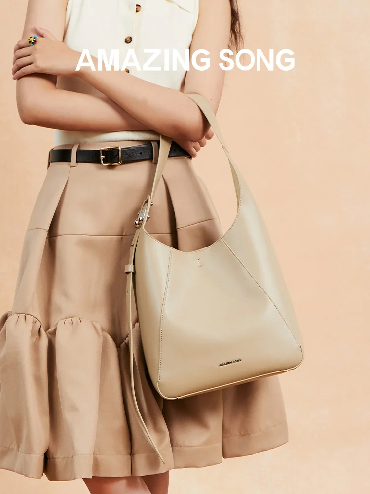 Amazing Song Flat Bucket Bag L