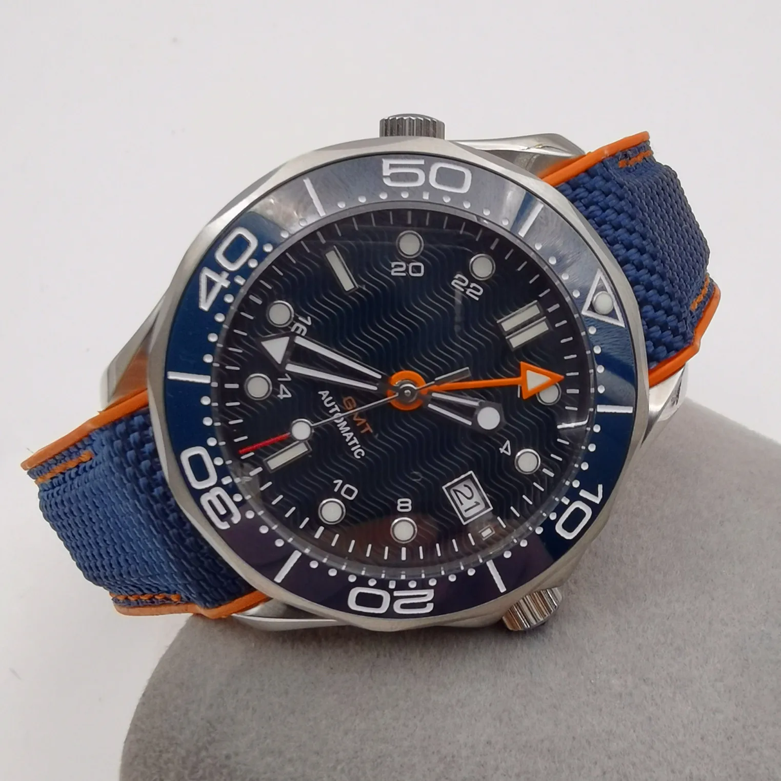 The New Gmt Dual Time Zone Displays Waterproof Stainless Steel Watch Japan Nh34 Nh34a Greenwich Automatic Movement