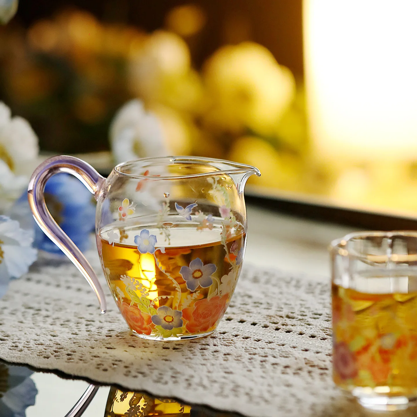 blooming-flowers-handmade-glass-fair-cup-thickened-high-temperature-resistant-tea-sea-tea-distributor-even-cup-gong-dao-bei
