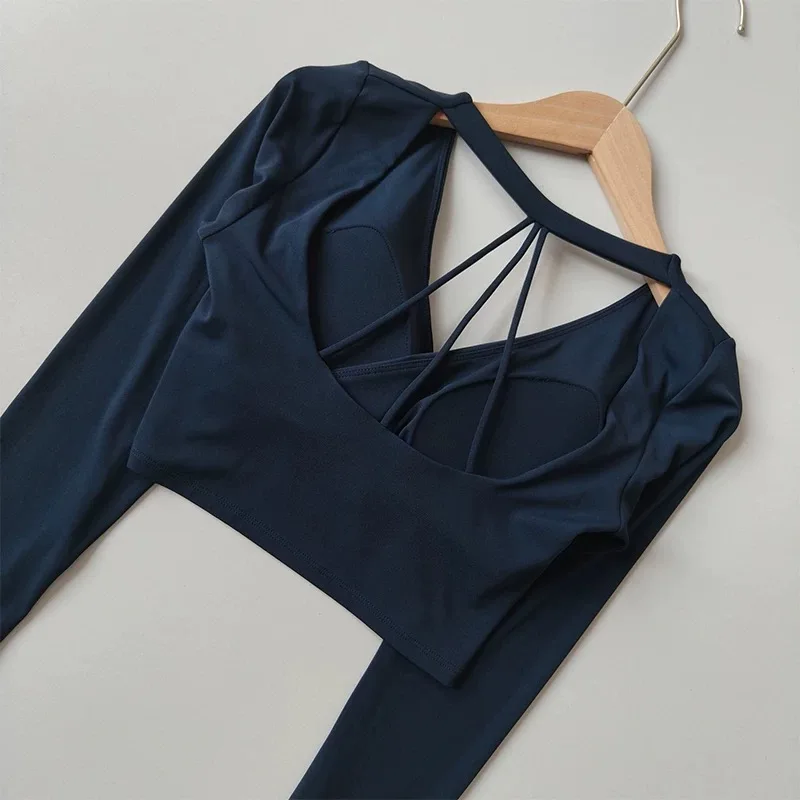 

Топ для йоги с подушечками на груди, с перекрестным v-образным вырезом и длинными рукавами, женский облегающий топ для тренировок по бегу, укороченный топ для пилатеса с открытым пупком для фитнеса