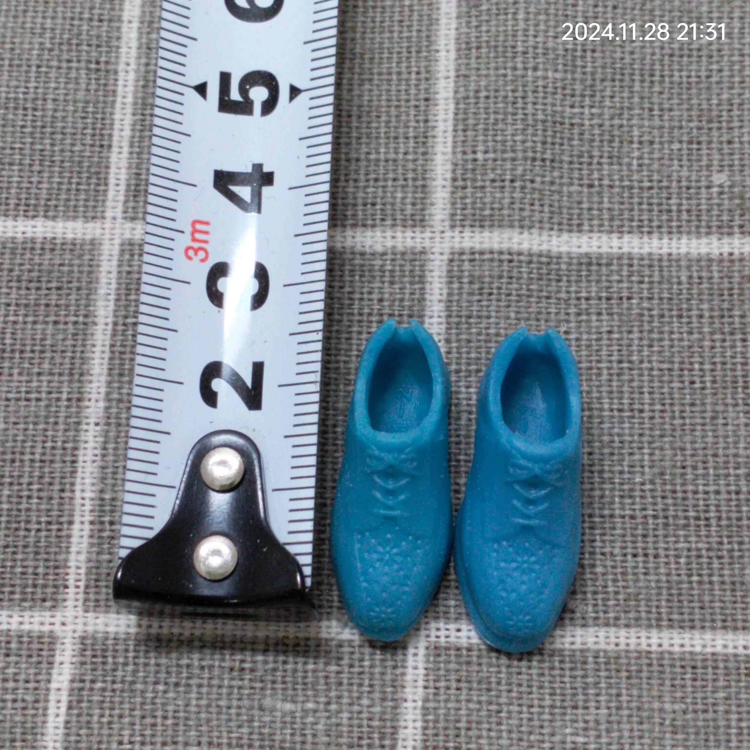 1/6 doll of girl guaigaobarbi babi accessories shoes foots hat gift for 1/ 6 dongcheng