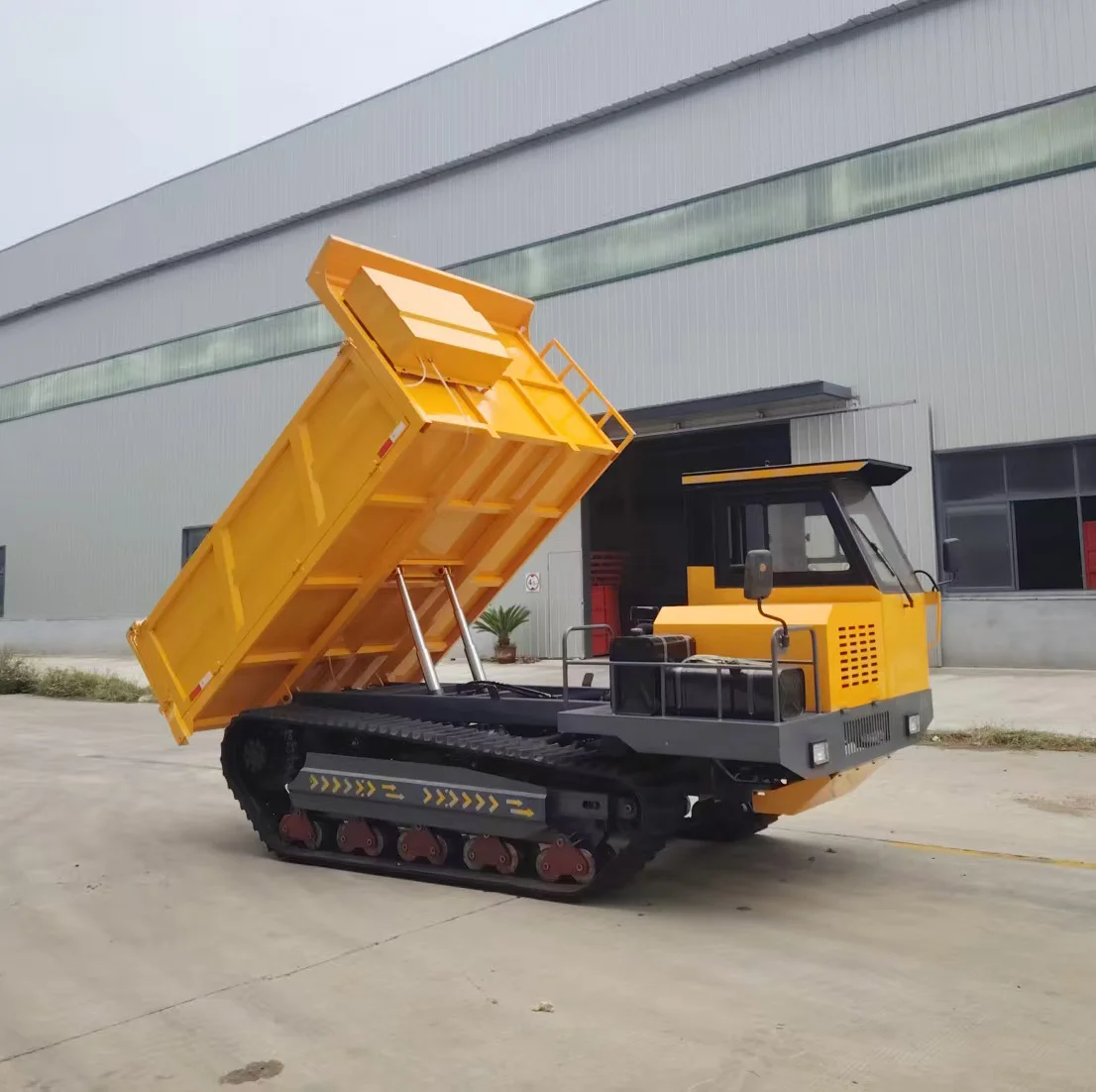 Euro 5  Engine 12T Rubber Track Hydraulic Tipping Farm Construction Work Crawler Loader Gear High Efficiency Transport