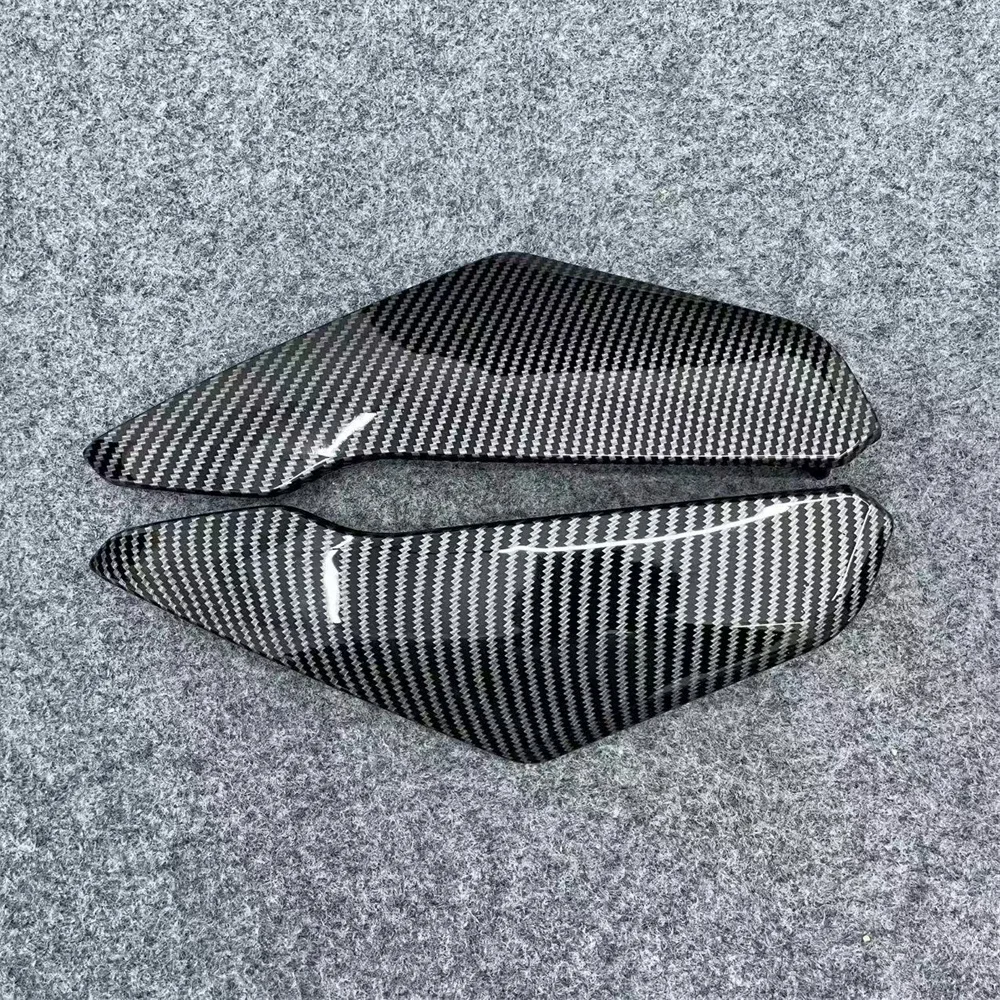 ABS motorcycle fairings are suitable for GSXR600 750 K4 04 05 2004 2005 fuel tank small plates with a pair of carbon fiber paint