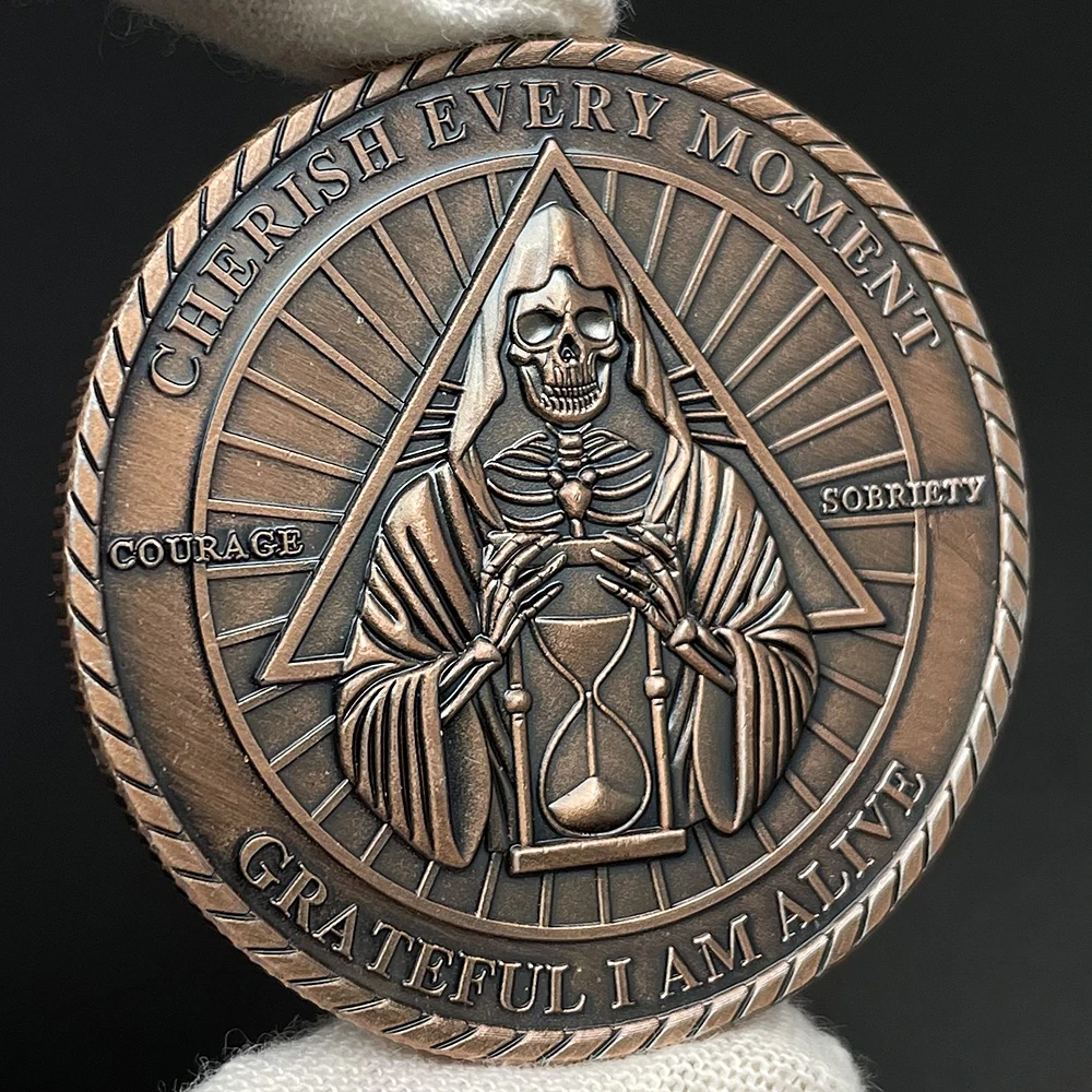 Gothic Skeleton Copper Coin Praying To God-GRATEFUL I AM ALIVE Commemorative Coin COURAGE SOBRIETY Token Medal in capsule
