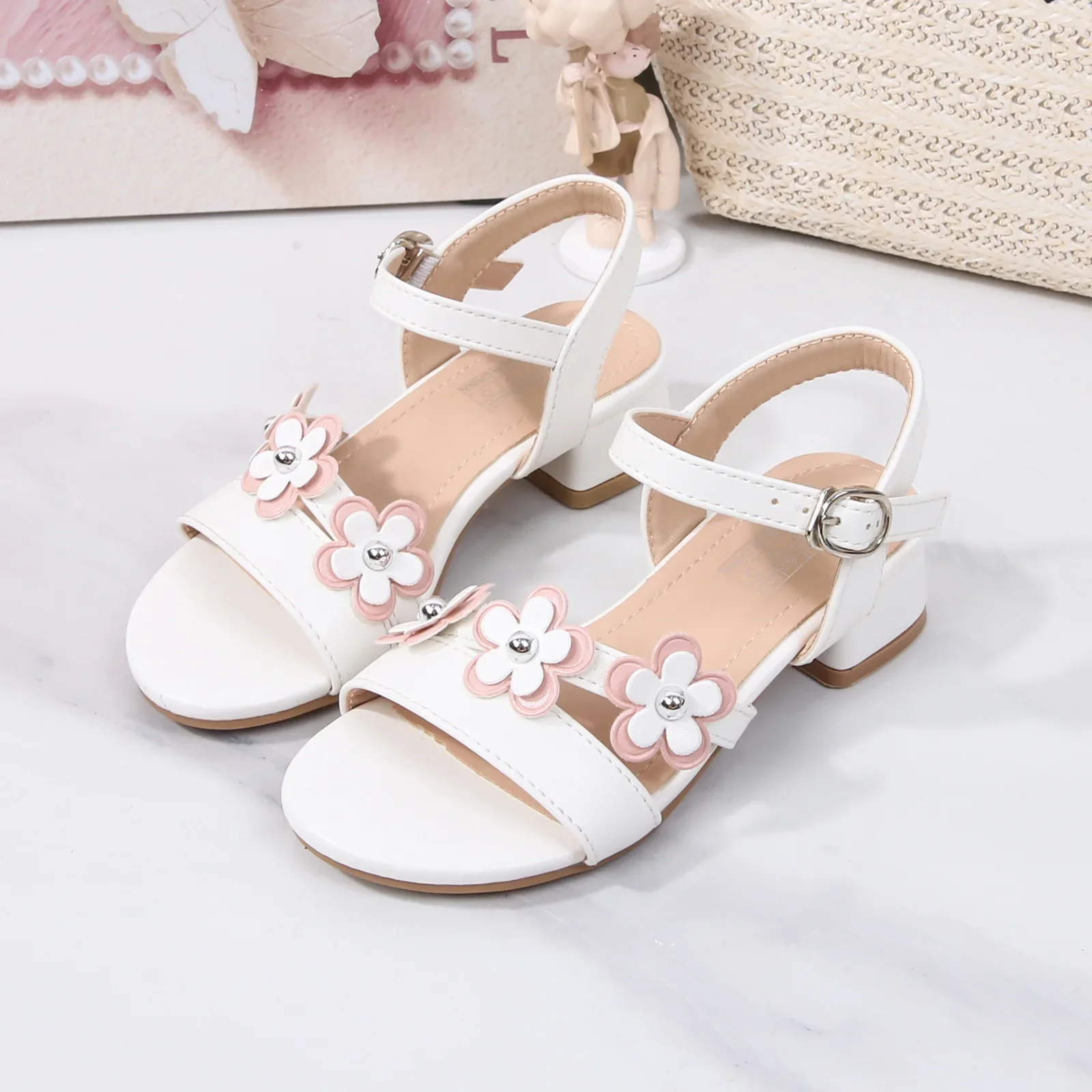 2026 Summer New Girls' Floral Princess Sandals Soft Breathable Sole Kids Fashion High Heel Shoes For Wedding Stage Daily Wear