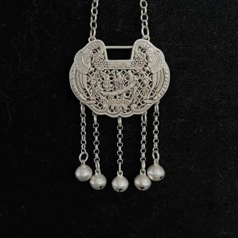 Retro Antique Collectible Miao Silver Long Life Lock Necklace, Silver Plated Hundred Blessings Pendant Gift Jewelry