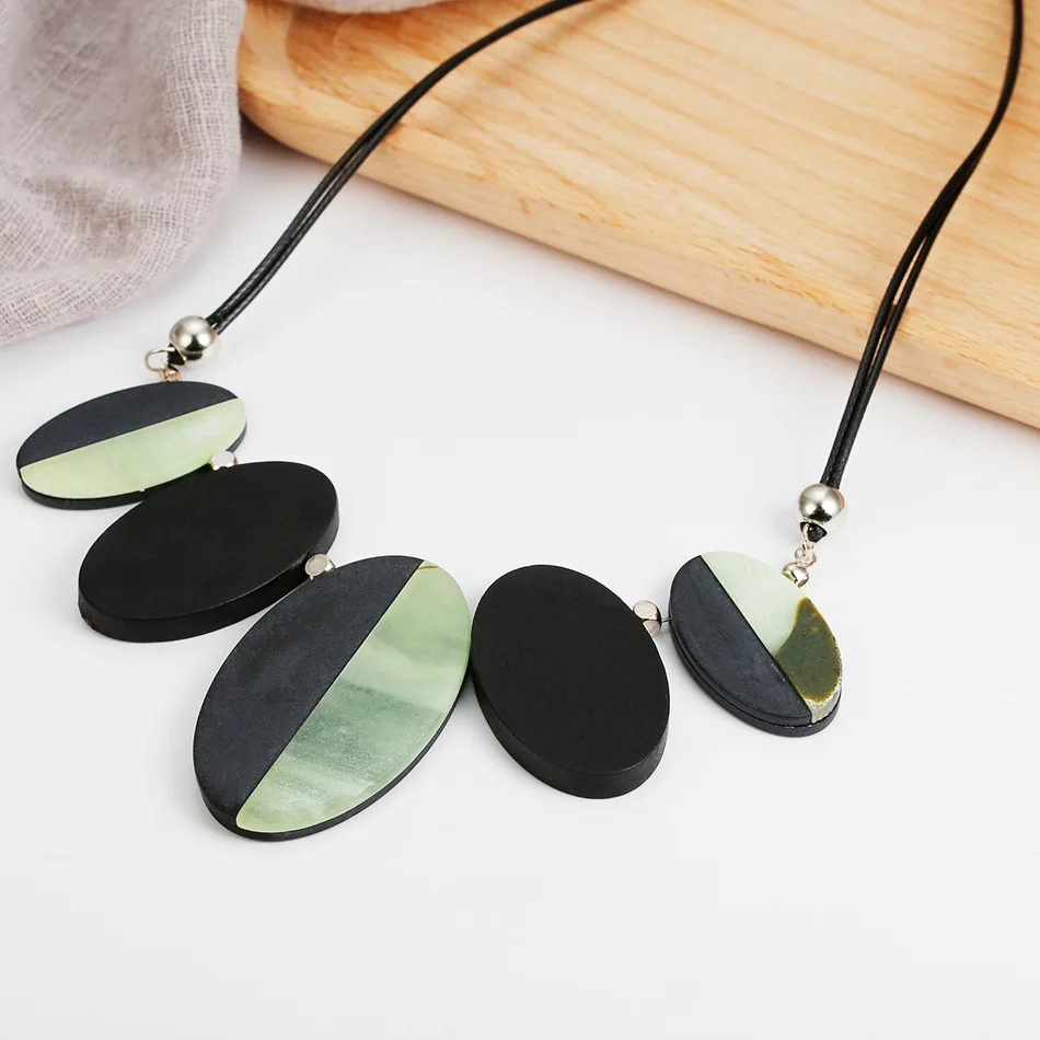 Rope Chain Oval Acrylic Pendants Necklaces for Women Vintage Statement Necklace Fashion Jewelry for Gifts