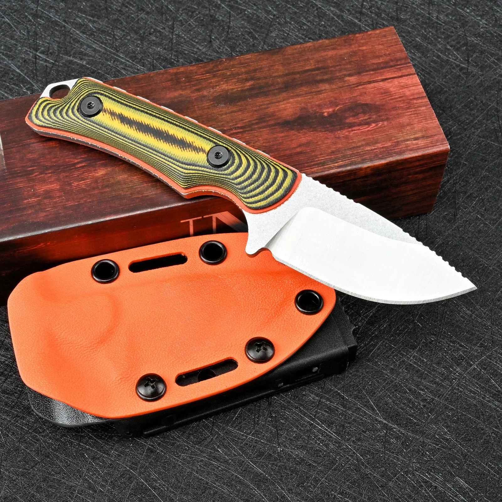 

Wilderness Hunt Hidden Canyon Hunter Fixed Blade Knife S30V Blade Wood/G10 Handle Tactical Survival Camping Military Knives