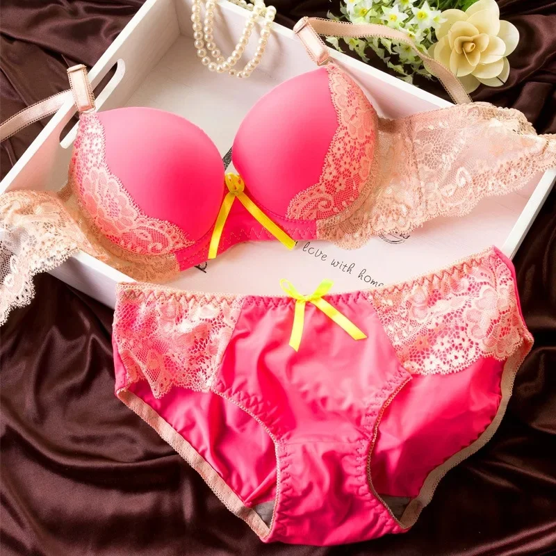 

Sexy Lace Bra Set Women's Lingerie Panties Set Deep Cleavage Push Up Brassiere Underwired With Padded Bra Underwear Underpants