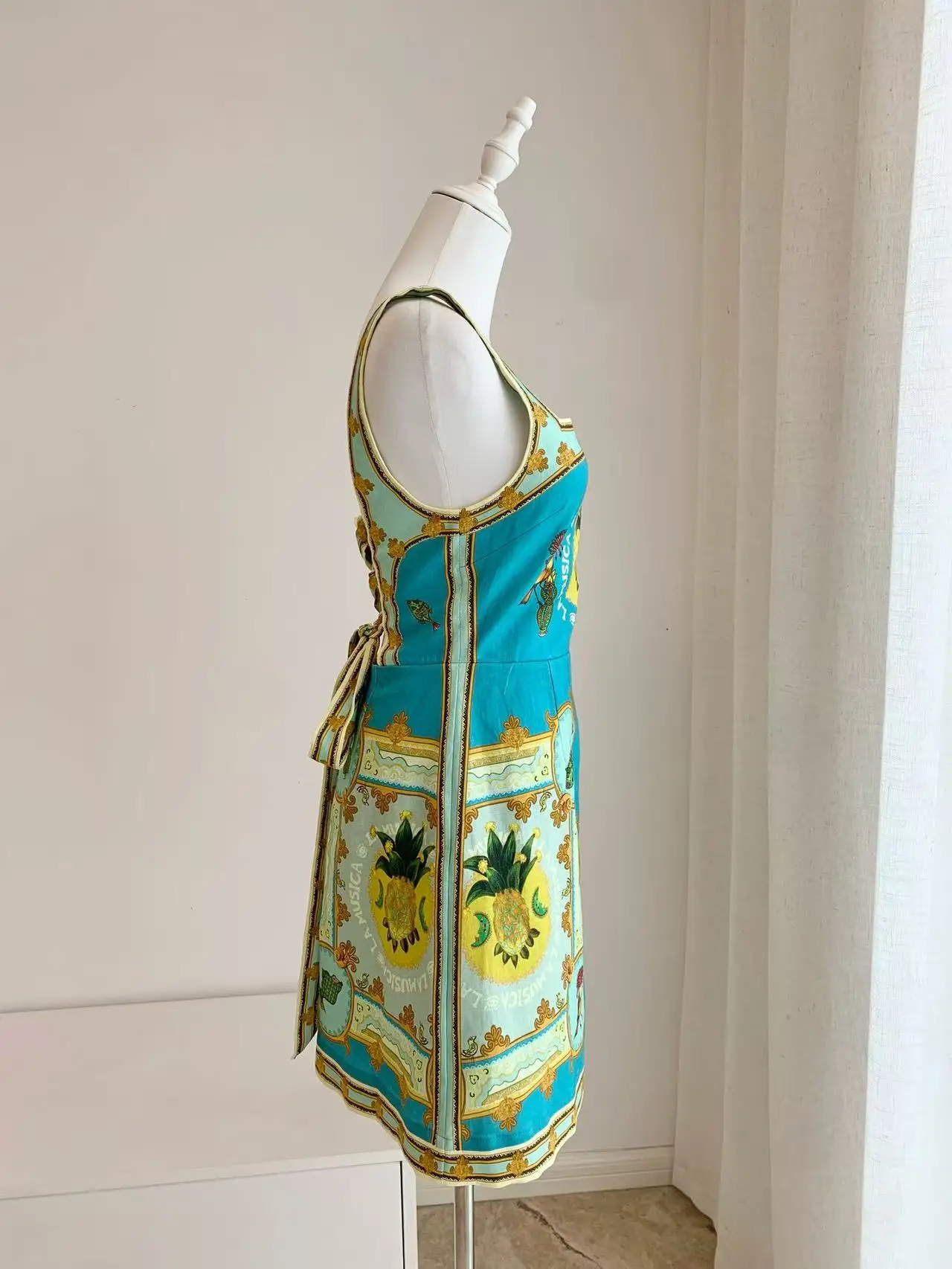 여름 여성 드레스 신상 민소매 레트로 프린트 파티 슬림핏 우아한 스트랩 리본 슬림핏 미니 드레스