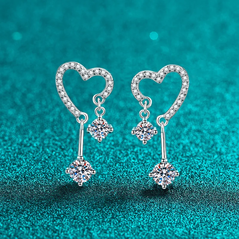 Elegant PT950 Platinum Women's Heart Tassel Moissanite Stud Earrings, Simple Sweet Diamond-Studded Heart-Shaped Earrings Gift