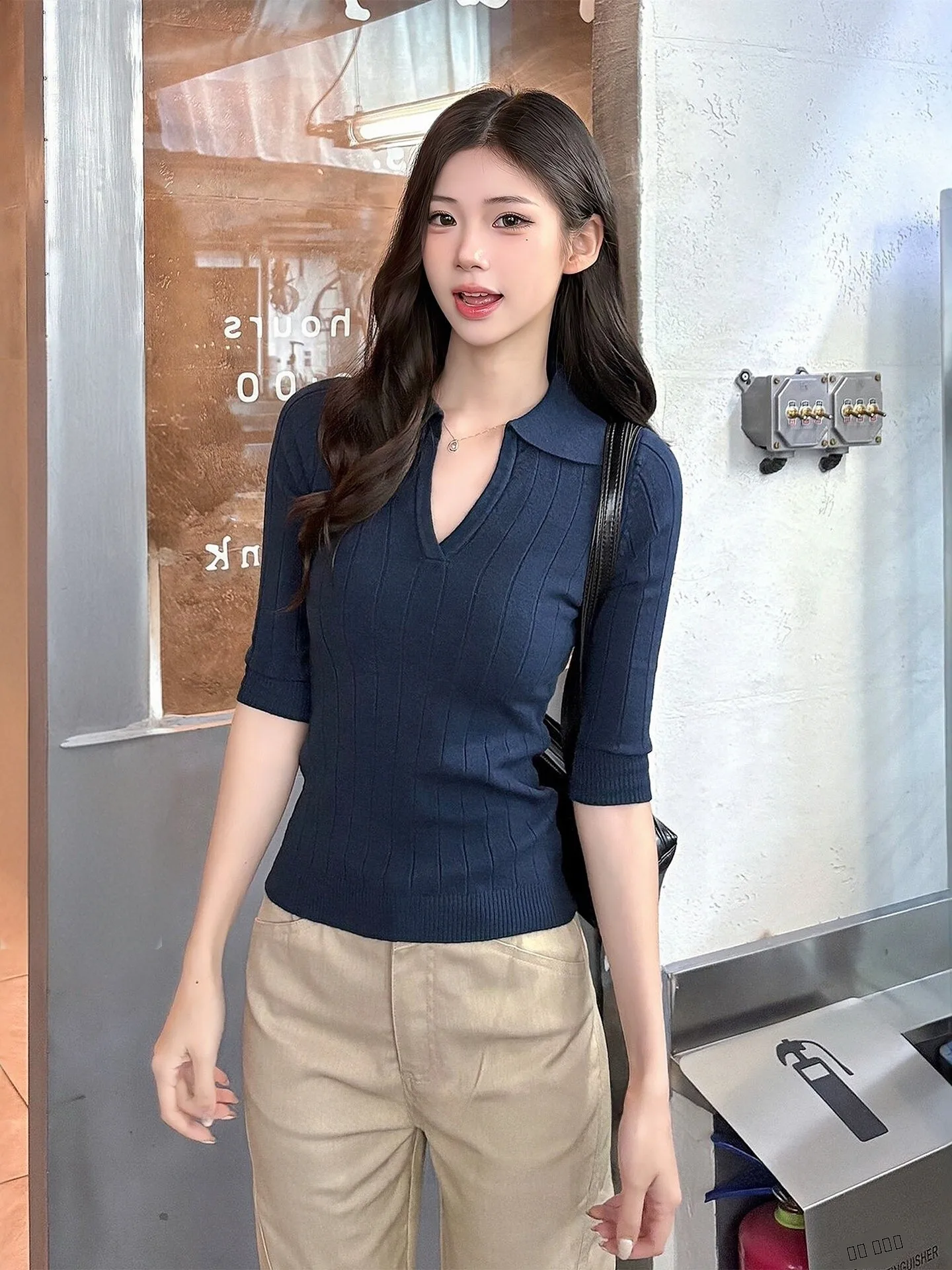 

Женская трикотажная футболка Slim Fit с V-образным вырезом и рукавом до локтя, для ранней весны, в корейском стиле, стандартной толщины, для повседневной носки