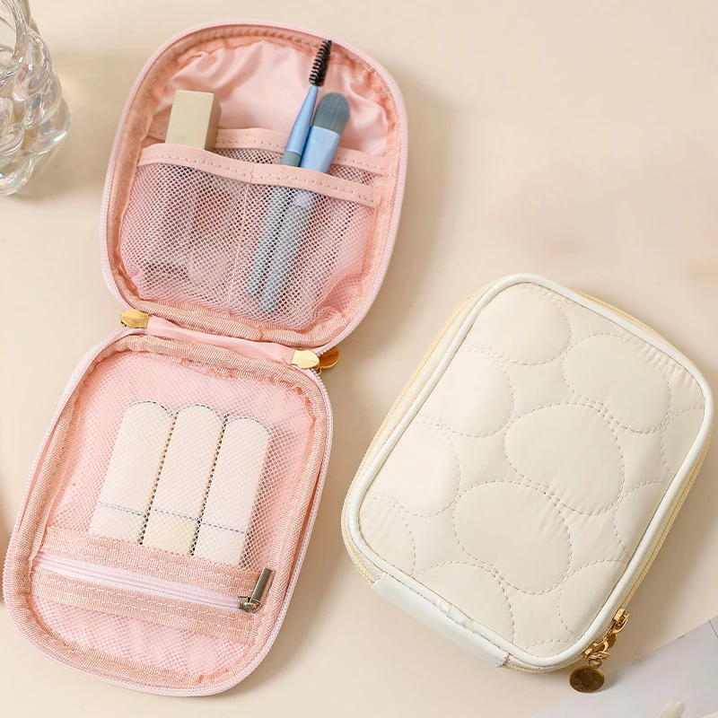 

Portable Makeup Pouch for Touch-Ups Mini Lipstick Cosmetics Storage Bag Large Capacity Multifunctional Organizer Toiletry Bag