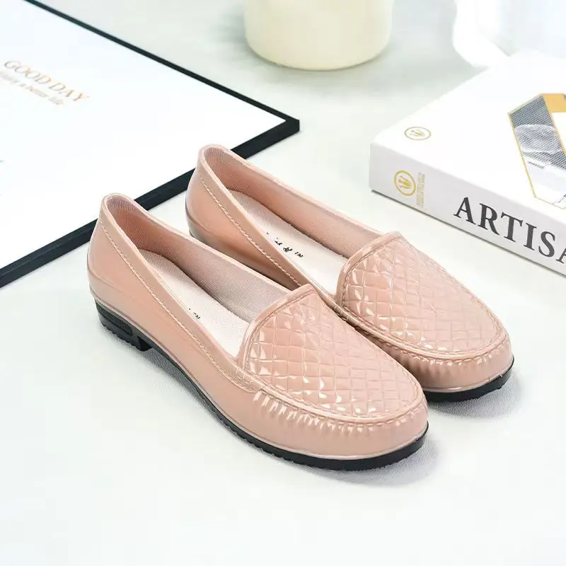 

Новые женские непромокаемые туфли на низком каблуке с мягкой подошвой и нескользящим круглым носком, водонепроницаемая легкая кухонная рабочая обувь, пригородная обувь