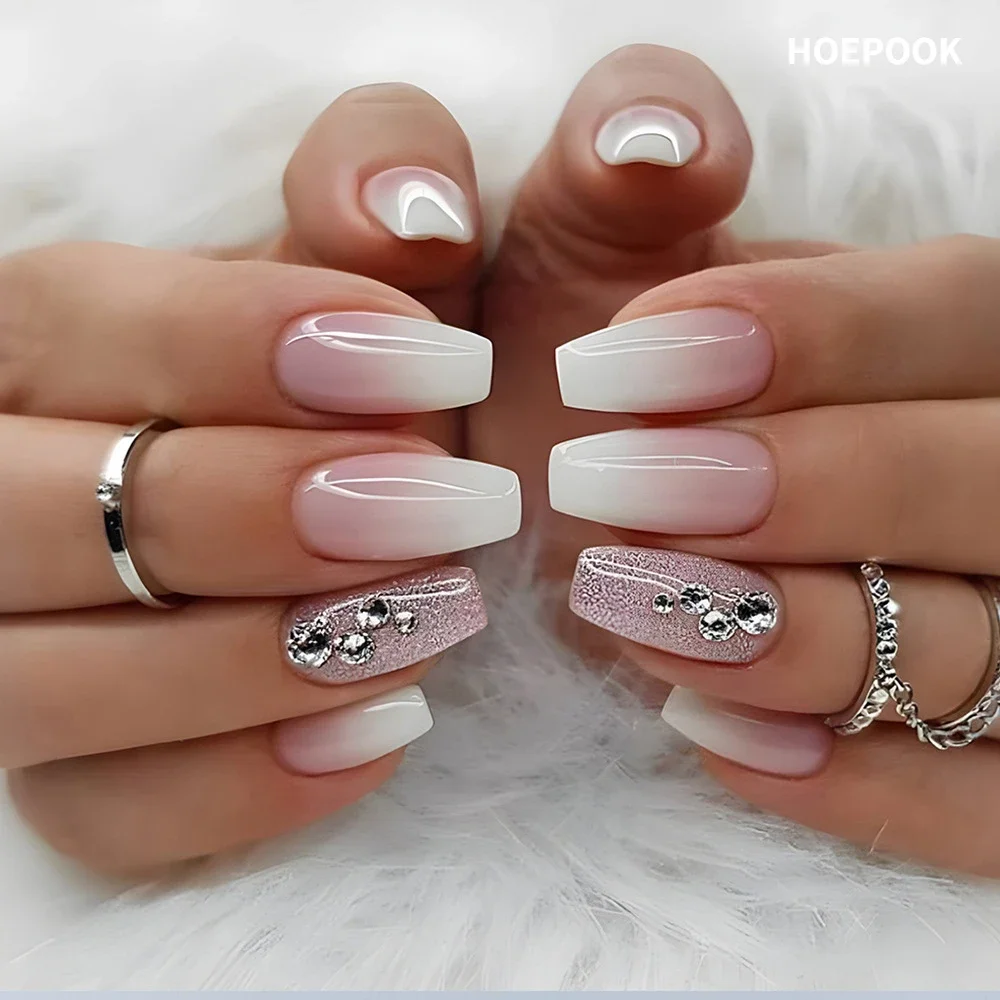 

24P Winter Pink White Gradient Fake Nails Glitter Rhinestone Design False Nail Art Waterproof Removable Artificial Press on Nail