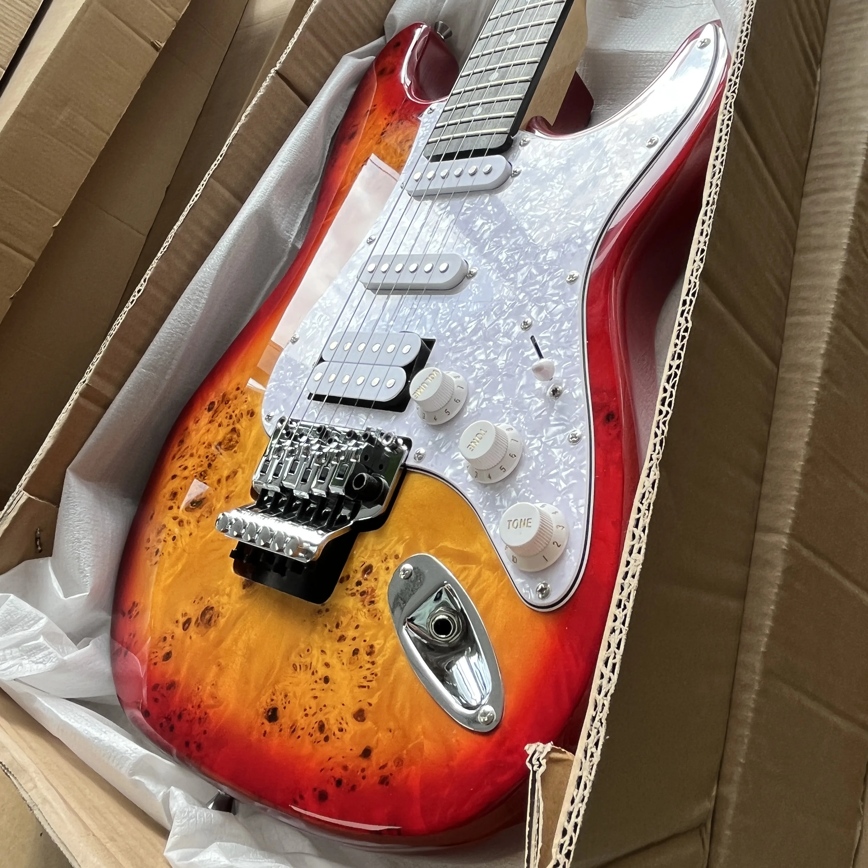 

Classic style, tumor pattern ST electric guitar, classic sun color, disco dance hall - Christmas gift free shipping