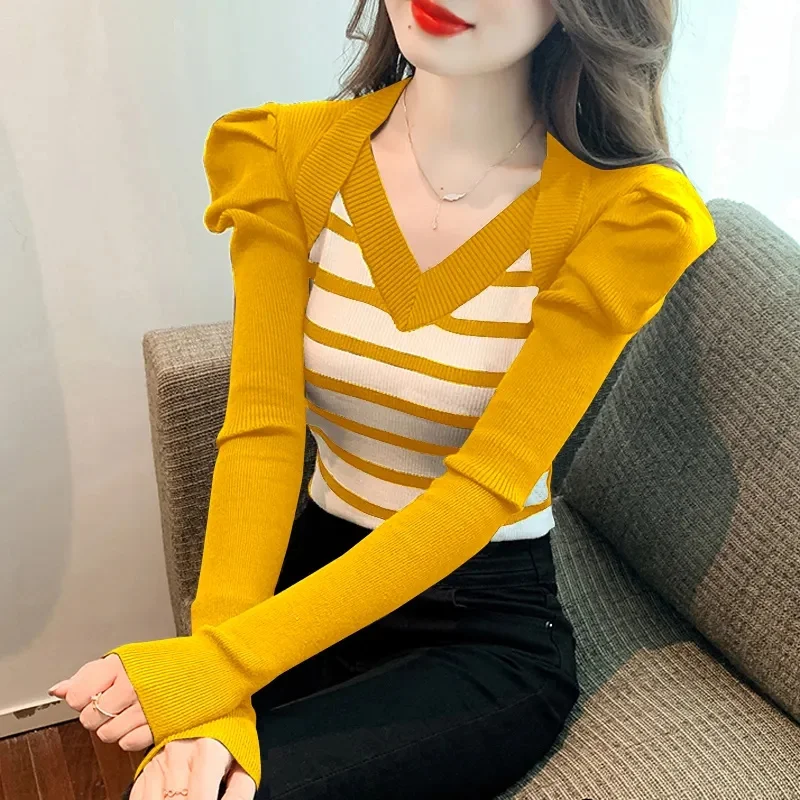 Knit Sweater Fashion Age-reducing Blouse Women's Autumn Winter New Contrast Striped Sweater Bubble Sleeve Slim Bottoming Shirt