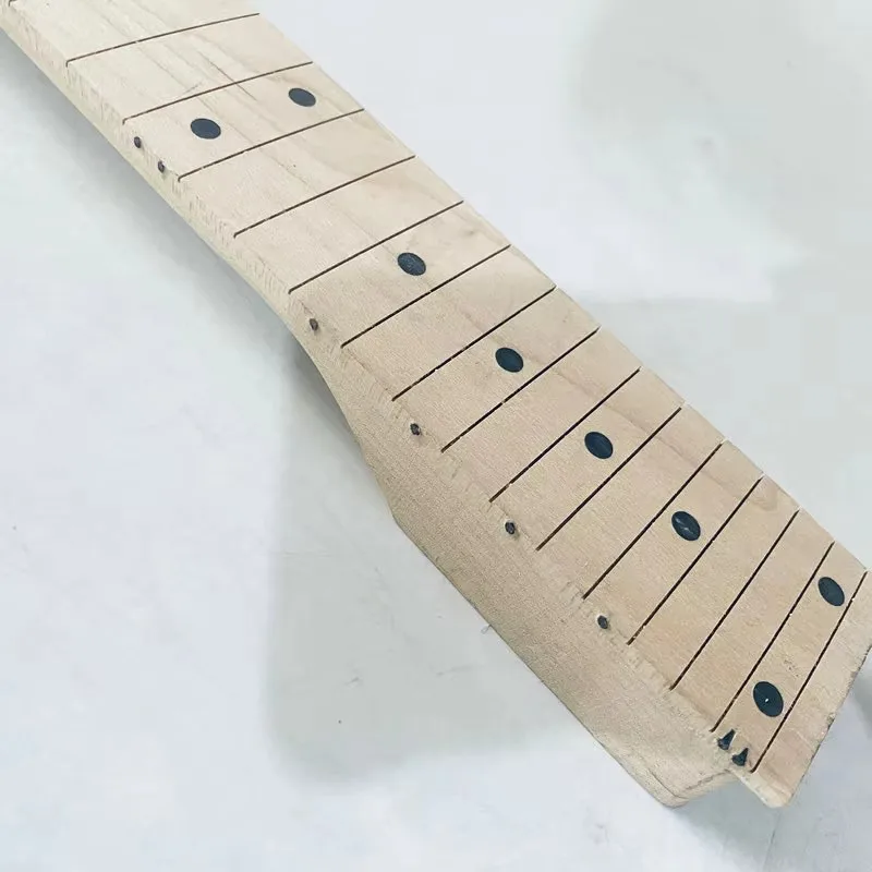 MN469 Mini Size No Frets Right Hand ST Electric Guitar Neck Maple Wood 24 Frets for DIY Replace Surface Damages and Dirty