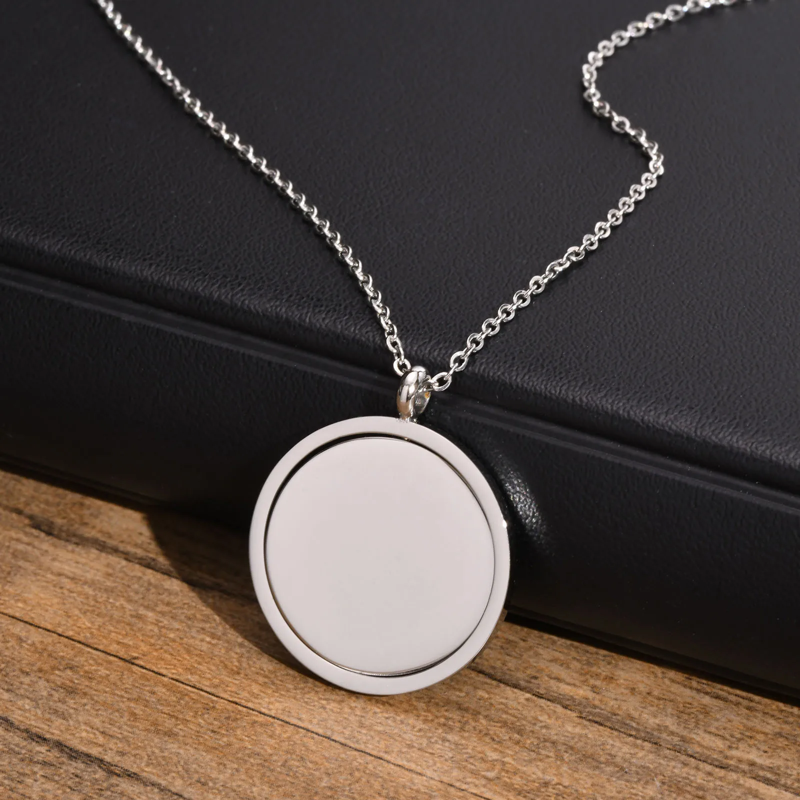 High Quality Stainless Steel Fashion Simple Everything Can Rotate Round Blank Pendant can be engraved Neckace