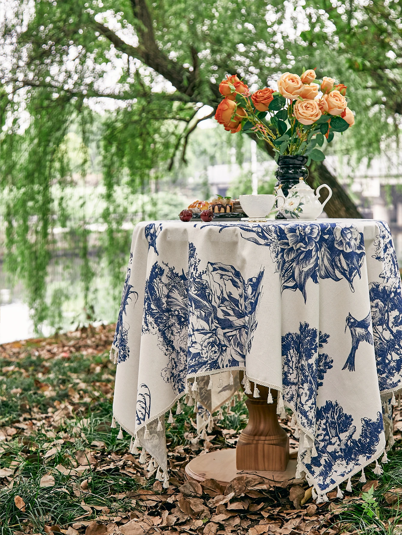 Rectangle Blue Floral/Flower Printed Tablecloth Polyester Washable Indoor Outdoor Spillproof Table Cloth Cover for Din