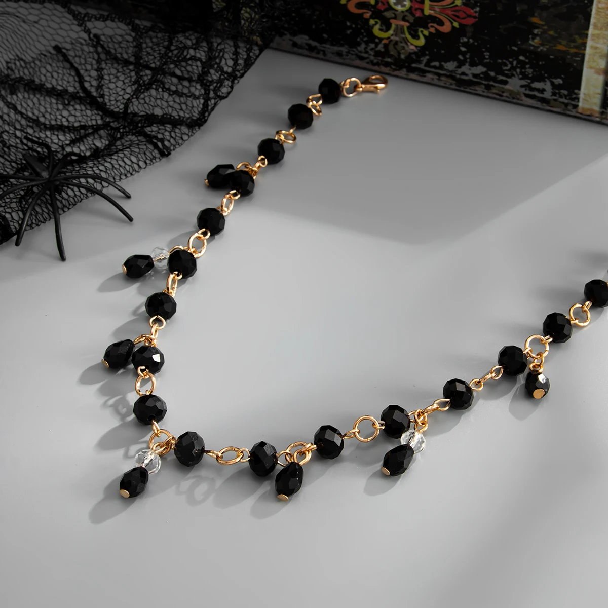 Ingemark Neue Gothic Unregelmäßige Rot-Schwarze Kristall-Quasten-Anhänger-Halskette für Frauen Vintage Verstellbare Kette Halloween-Schmuck – Detail 10