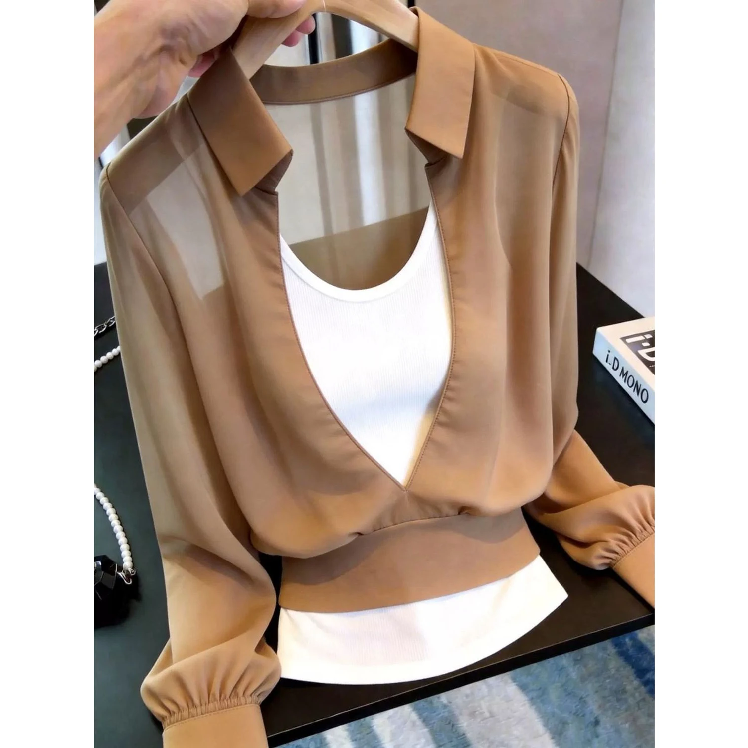

Elegant Breathable Women's Top Fake Two-Piece Versatile Slimming Age-Defying Summer New Arrival Design Sensation Shirt
