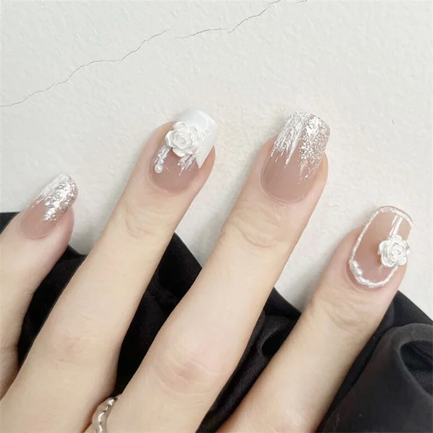 24 TEILE/SATZ Weiße Kamelie Tragen Künstliche Nägel Fertiges Produkt Kurze Vollständige Abdeckung Acryl Abnehmbare Drücken Sie auf Nail Art Tip Dekoration