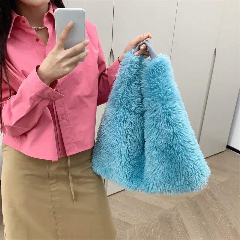 

Winter Women Faux Fur Shoulder Bag Large Capacity Plush Tote Handbag Soft Fluffy Korean Style Commuter Shopping Bag for Ladies