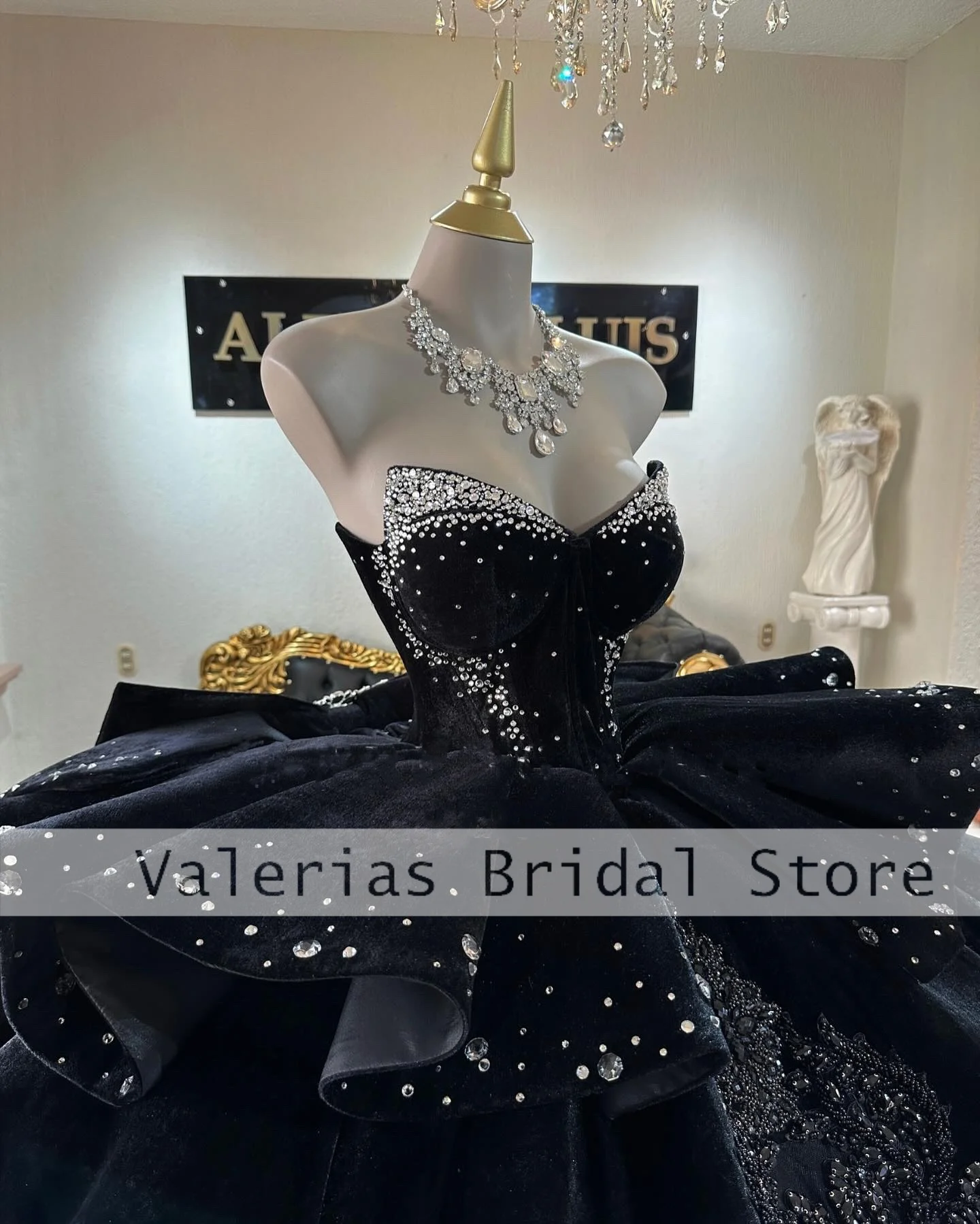 

Elegant Black Quinceanera Dress For Sweet 16 Girls Velvet Birthday Party Gowns Wedding Guest Dresses Customized